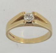 A vintage 9ct gold hallmarked ring with