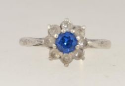 A vintage silver 925 and blue sapphire t