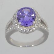 A 925 silver dress ring set with a centr