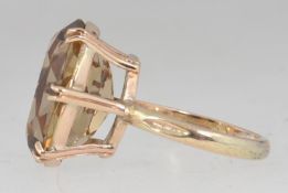 A vintage 9ct gold ring marked 9ct and t