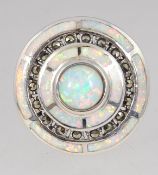 A 925 silver dress ring set with a centr