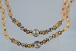 A vintage agate bead necklace with yello