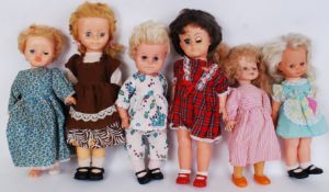 DOLLS: A collection of 6x vintage plasti