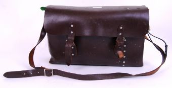 BRITISH RAIL BAG: An original vintage British Rail issue leather signalman's satchel / bag.