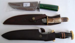 KNIVES: A collection of 3x 20th century Damascus bladed hunting knives - each with horn or faux