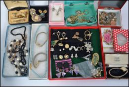 A good collection of vintage and retro costume jewellery to include beads, bracelets, necklaces,