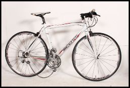 A contemporary Scott Speedster cruising bicycle - bike model no SF0 FB having original decals and