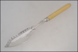 A George 3rd London 1799 fish knife by Abstainando King with bone handled fish knife having