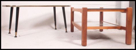 2 vintage 1970's coffee tables in teak - Long John coffee tables raised on shaped supports with