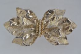 A large vintage Mimi Din pale yellow met