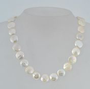 A vintage 925 silver button pearl neckla