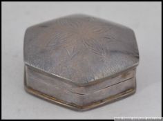 A 925 white metal silver snuff pot of hexagonal form,