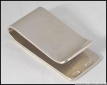 A silver 925 bank note clip of plain form stamped silver with the makers mark VC&Co.