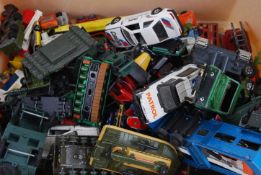 DIECAST: A crate of assorted loose vinta