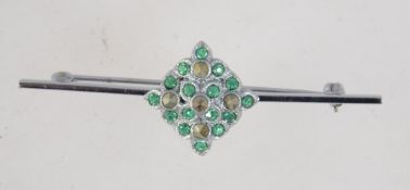 A vintage Art Deco 1920's 30's silver tone bar brooch.