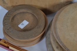 A collection of vintage kitchenalia to include retro wooden chopping boards, rolling pin,