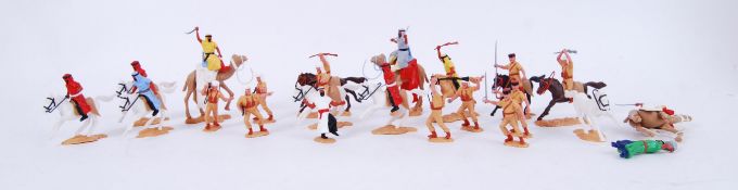 TIMPO: A good collection of vintage Timpo Arabian / Desert themed plastic figures and accessories.