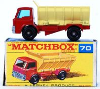 RARE VARIATION MATCHBOX: An original vintage rare variation Matchbox Lesney diecast model No.