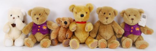 TEDDY BEARS: A charming collection of 6x teddy bears.