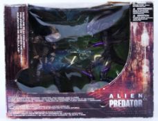 ALIEN Vs PREDATOR: A Macfarlane Toys made ' Movie Maniacs Series 5 ' action figure set ' Alien &