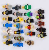 LEGO; A collection of 25x assorted Lego minifigures, to include vintage, Star Wars, Superheroes,