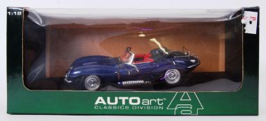 AUTOART: A 1:18 scale AutoArt made diecast model Jaguar X5-55.