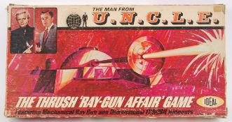 MAN FROM UNCLE: An original 1966 vintage The Man From UNCLE ' The Thrush Ray Gun Affair Game ' by