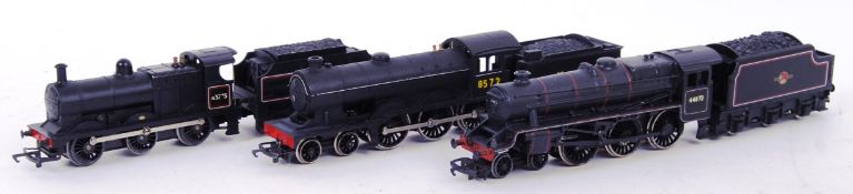 00 GAUGE: A collection of 3x 00 gauge railway trainset locomotives, comprising of; 43775,