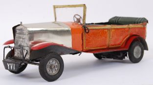 TINPLATE: An original vintage pre-war tinplate model clockwork saloon car. Unusual.