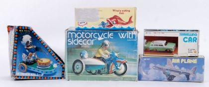 TINPLATE TOYS; A collection of 5x vintage tinplate toys,