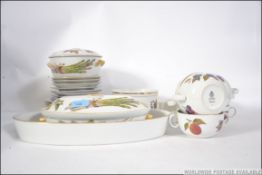 A Royal Worcester Evesham pattern dinner