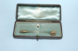 An 18ct gold Victorian stud and pin broo