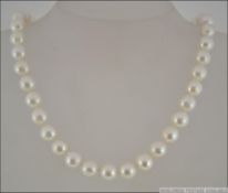 A cultured pearl ladies necklace, featur