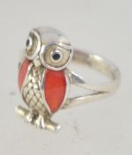 A silver owl ring with plique-a-jour enamel setting being marked 925.