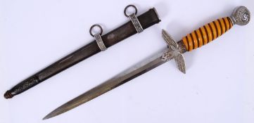LUFTWAFFE DAGGER: An original WWII Second World War Luftwaffe Gustav Spitzer pattern dagger.