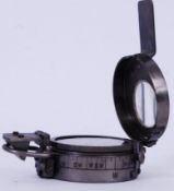 COMPASS: An original vintage Stanley Of London 1935 military style compass.