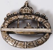 U BOAT: An original WWI First World War German awarded U Boat / Submarine badge.