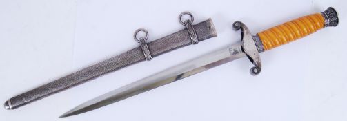LUFTWAFFE DAGGER: An original early 2nd pattern WWII Second World War Luftwaffe dagger.