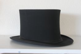 A vintage 20th century collapsible / folding top hat by Collettes of London and Provinces