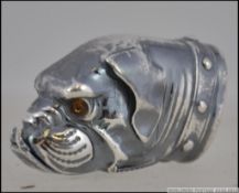 A silver plated dog vesta case, with hinged opening top. Measures: 5cms high.