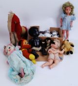 DOLLS & BEARS: A mixed lot of vintage Do