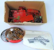 MECCANO: A collection of assorted vintag