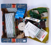 SCALEXTRIC: A box of assorted vintage Sc