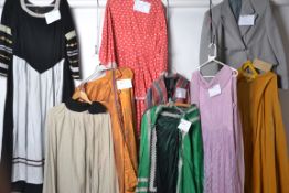 10x COSTUMES: Mixed group of 10 costumes