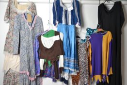 10x COSTUMES: Mixed group of 10 costumes