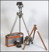 A mixed lot to include : A Yashica - 44 twin lens reflex camera with original lens caps ,