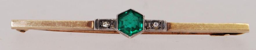 A 9ct gold Art Deco bar brooch with a g