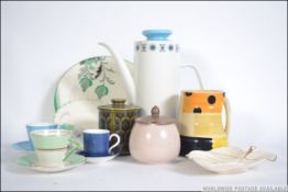A small collection of assorted retro china / ceramics to include Meakin, Bisto and other pieces.