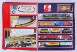 LIMA: An original vintage Lima Models 00 gauge railway train set ' Container Unloader ' set.
