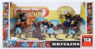BRITAINS: An original vintage Britains ex-shop stock Deetail set ' 7th Cavalry 7495 '.